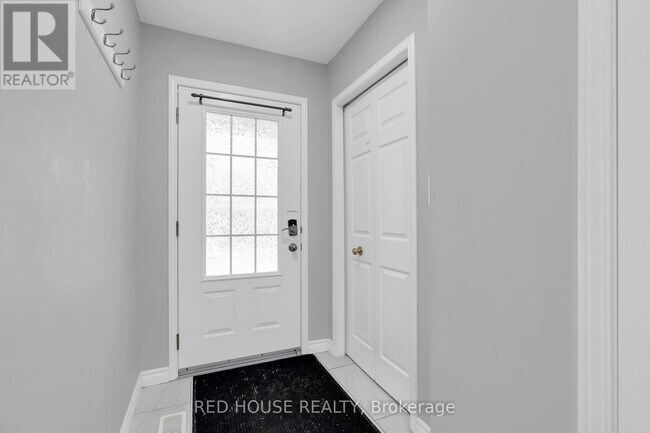 Photo du bâtiment - 110 Activa Ave