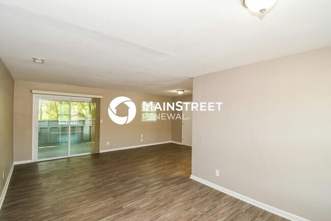 Building Photo - 3 Bedroom Pet-Friendly Home in Jacksonville, FL with Main Street Renewal
