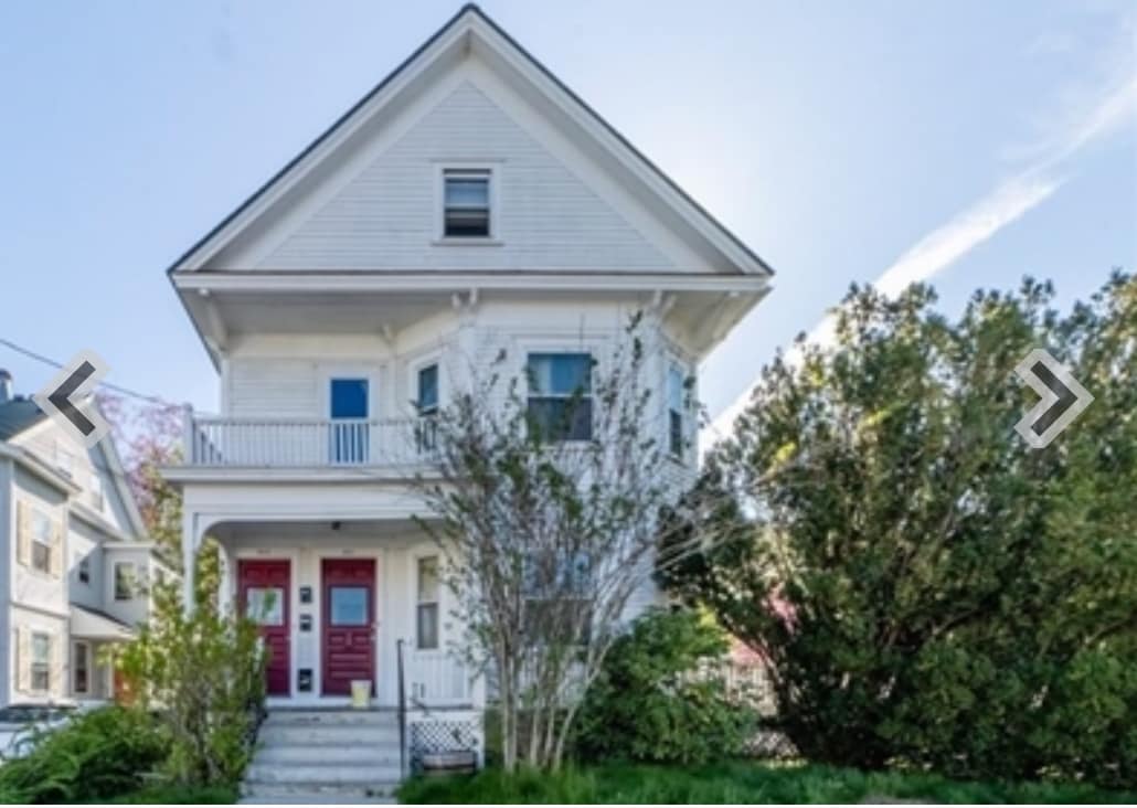FRONT ENTRANCE - 403 Beacon St (Lowell, MA)