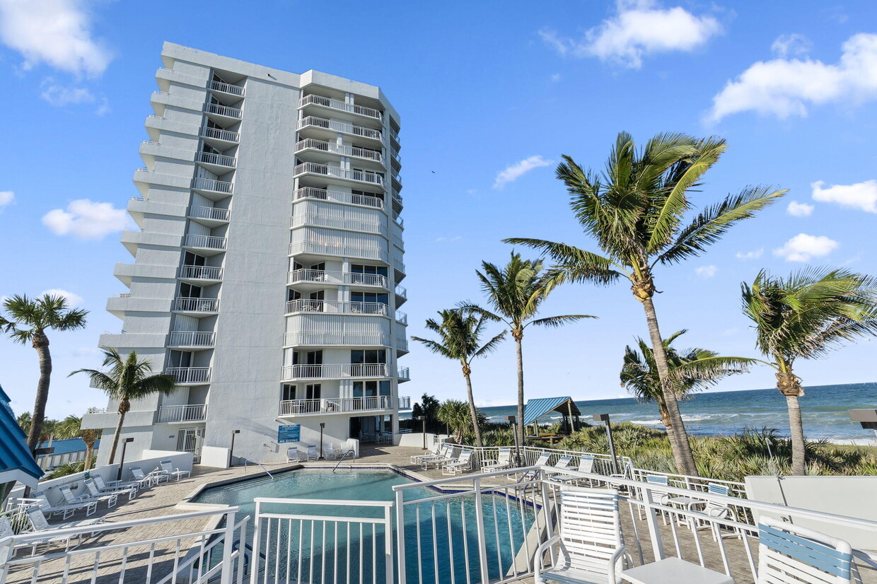 Foto principal - 9600 S Ocean Dr