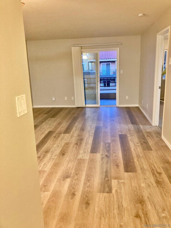 Foto del edificio - 7405 Charmant Dr