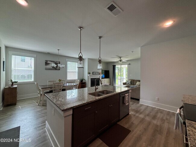Foto del edificio - 111 Salt Creek Ln