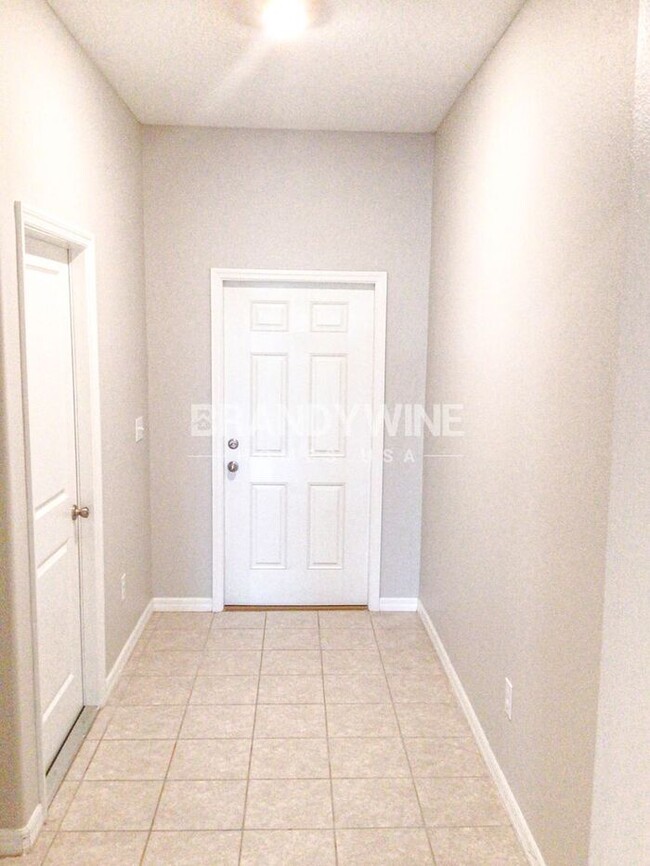 Foto del edificio - BELMONT TOWNHOMES - Beautiful 3 BR in Reso...