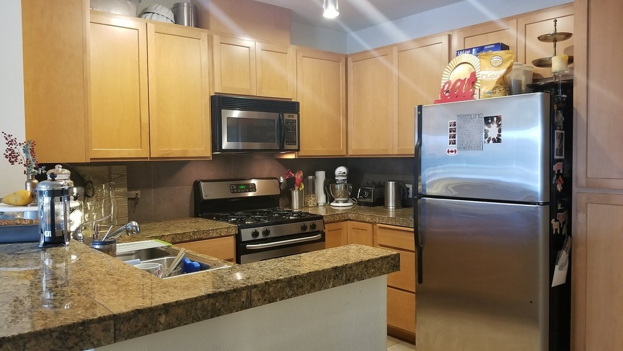 Kitchen - 2901 NE Blakeley St