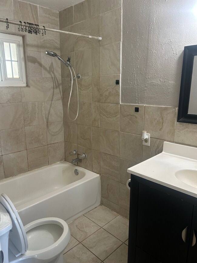 Building Photo - 6062 Vierra Ln