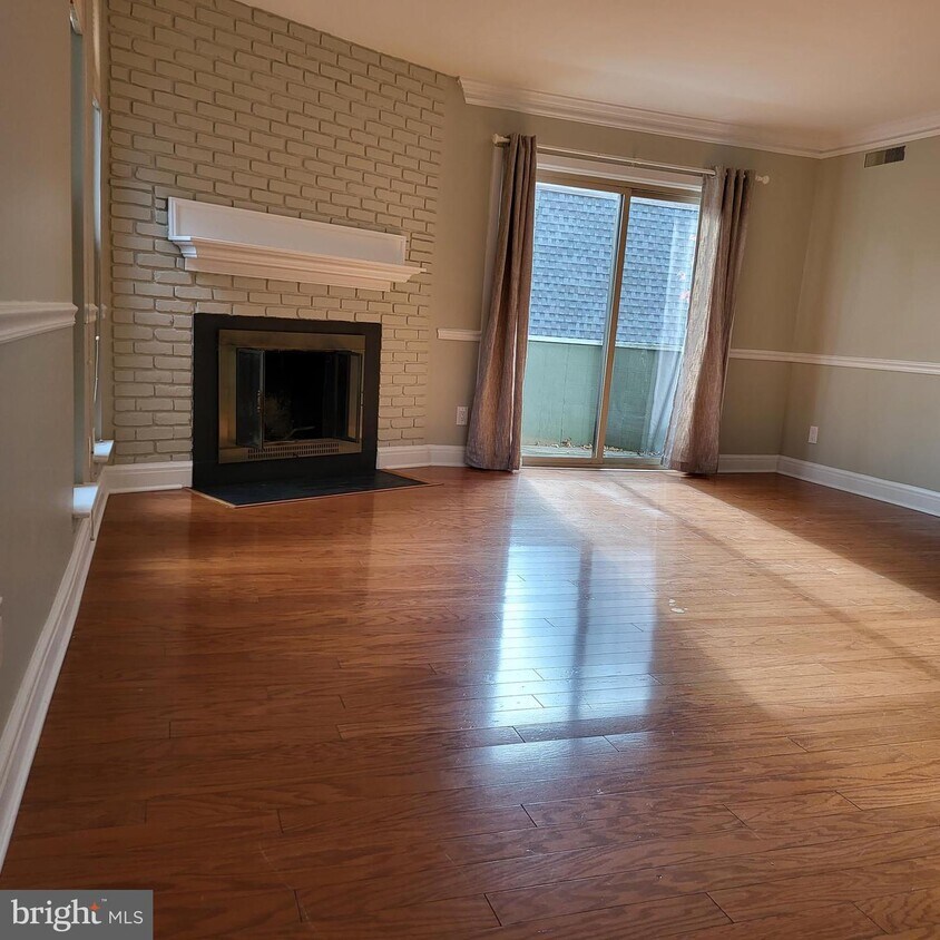 25 S Church Rd Unit 028, Maple Shade, NJ 08052 Room for Rent in