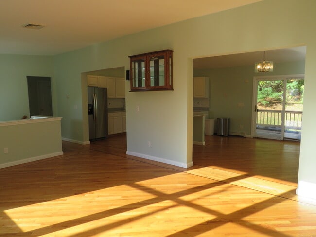 Building Photo - 15 Hayestown Heights