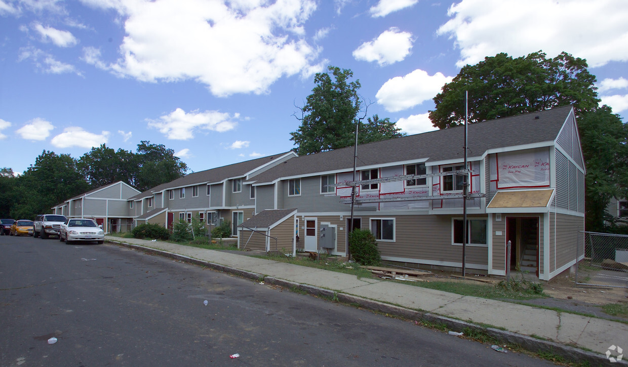 Primary Photo - Liberty Hill Townhomes