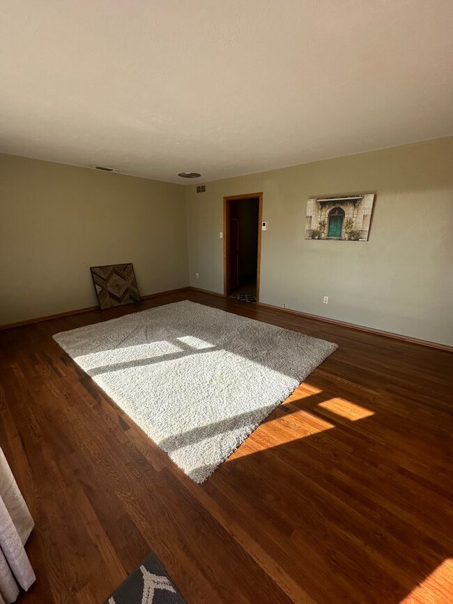 Foto del edificio - Cozy and Spacious 3 Bed! Highland School D...
