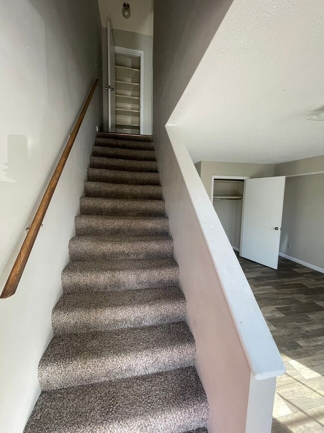 Building Photo - 3BR/2BA 2 story apartment for rent in Troy...