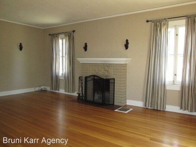 Foto del edificio - 3 br, 1 bath House - 302 Dartmouth