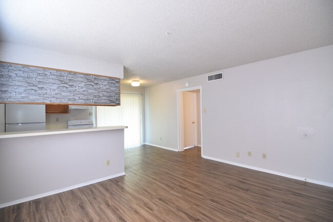 Building Photo - 1632 Ellen Pl
