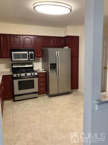 Foto del edificio - 503 Timber Oaks Rd