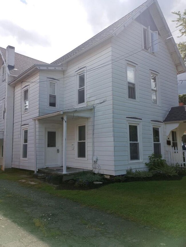 Building Photo - 602 Porter St