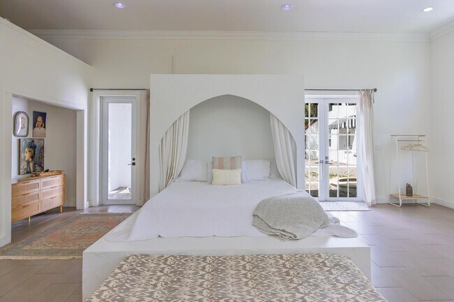 Foto del edificio - 717 Forest Hill Blvd