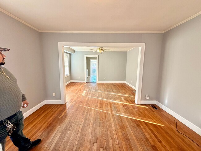 Foto del edificio - 538 S Hardy Ave