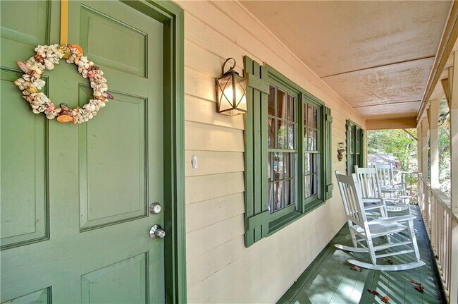 Building Photo - 508 River Lakeside Ln