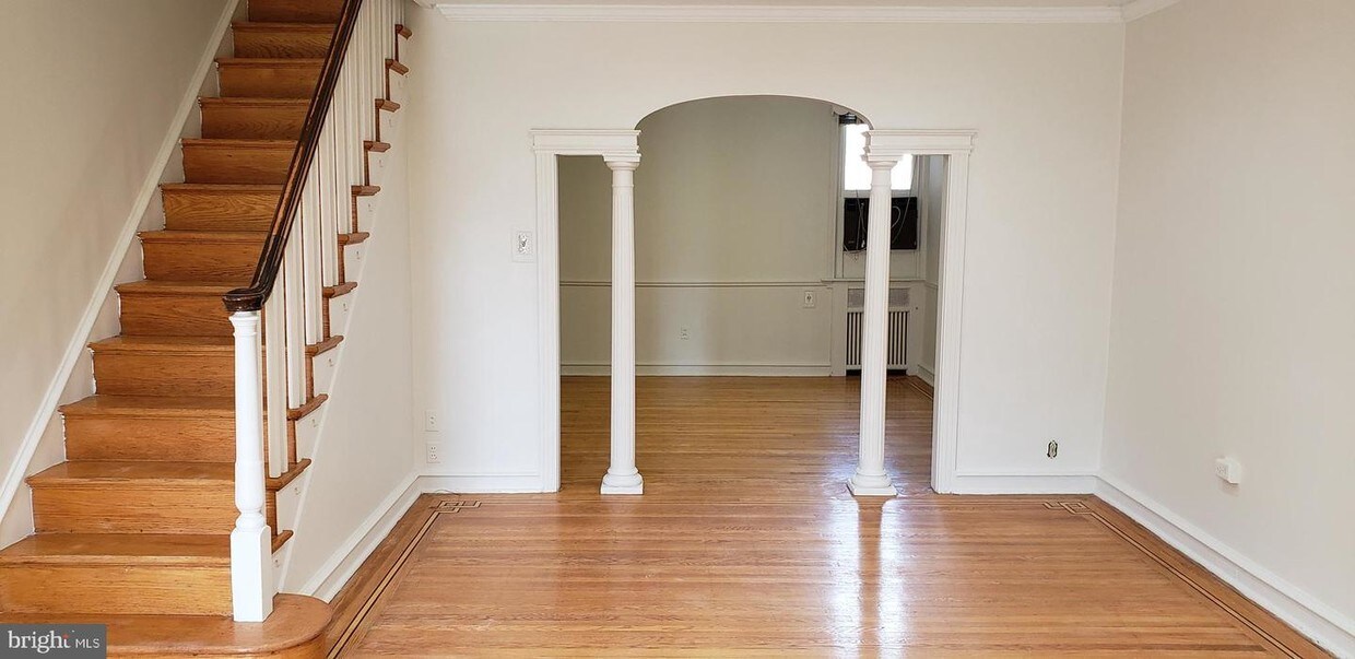Primary Photo - 245 Chelten Ave