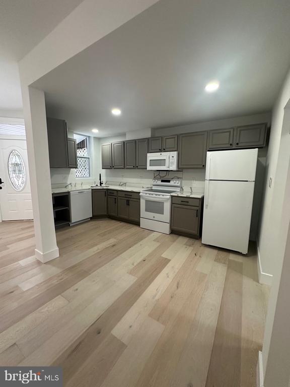 Foto del edificio - 745 Kenyon St NW