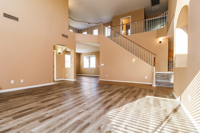 Foto del edificio - 16591 W McKinley St