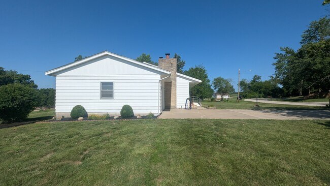 Foto del edificio - 2221 Millwood Dr