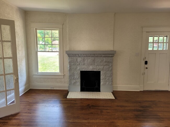 Building Photo - 3516 Byron Ave