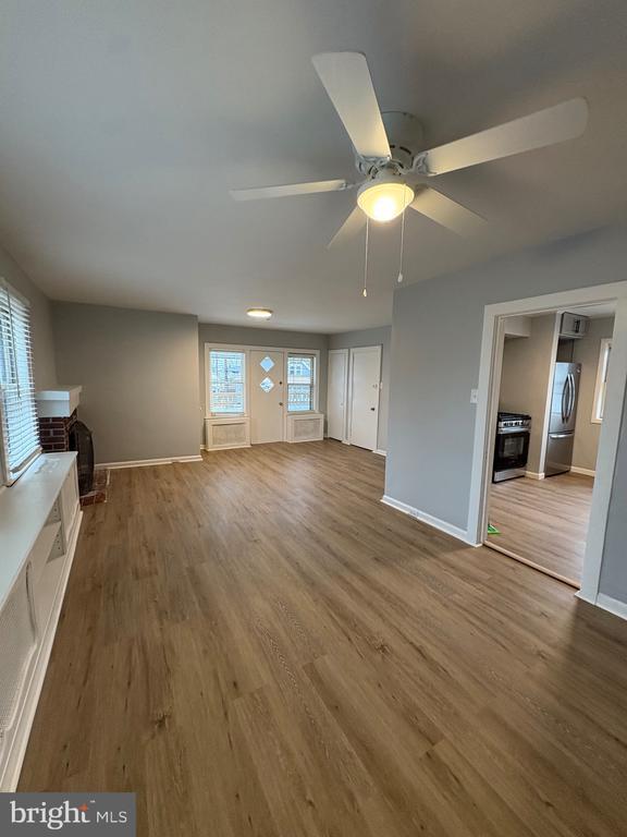 Foto del edificio - 1224 Newton Ave