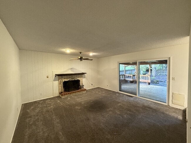 Foto del edificio - 2134 NW Watters St