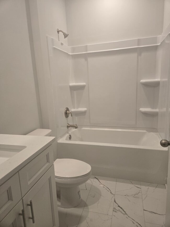 Building Photo - 2755 Monaca Dr