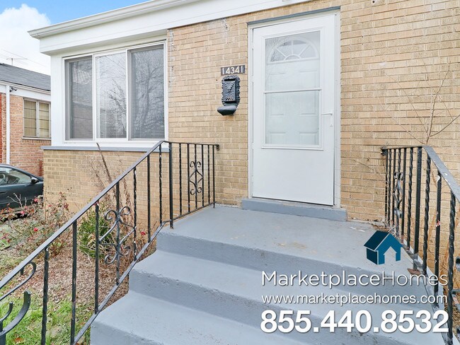 Building Photo - 14341 Woodlawn Ave