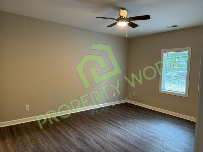 Foto del edificio - 3 Bedroom Home, Nashville