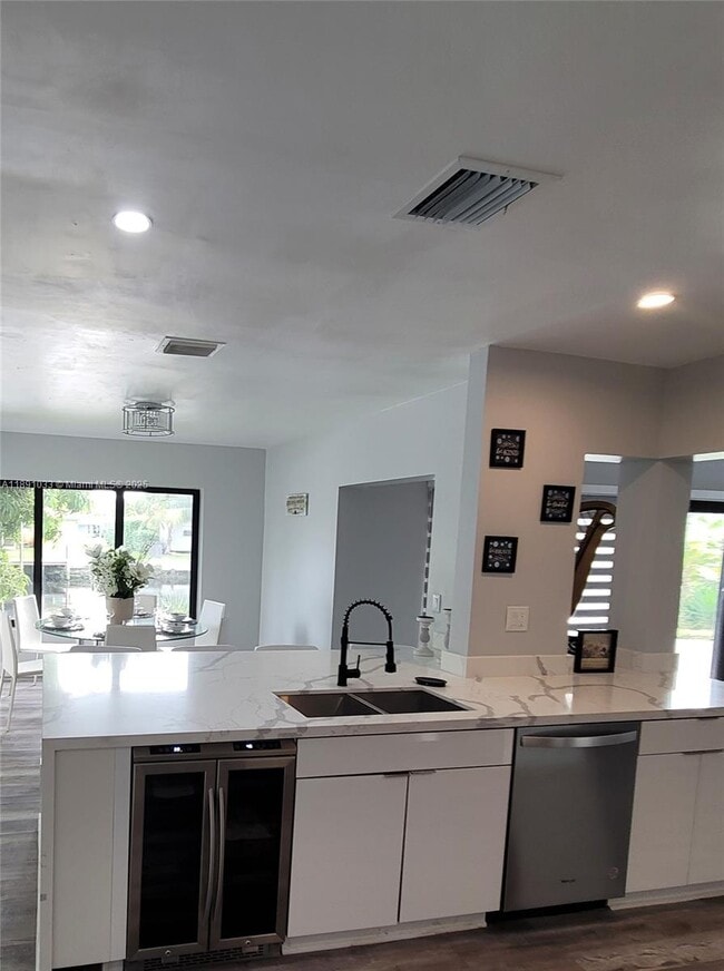 Foto del edificio - 2856 NW 10th Ave