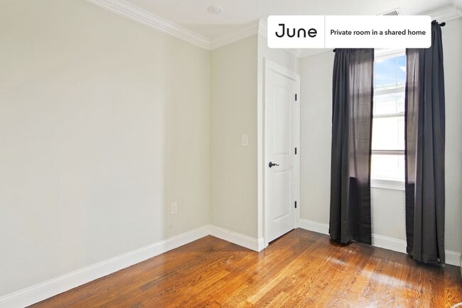 Building Photo - Room in Shared 5 bed/1.5 bath home