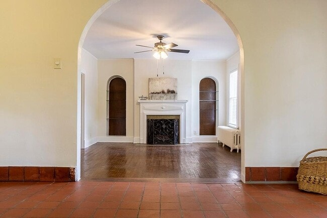 Building Photo - 343 N McLean Blvd