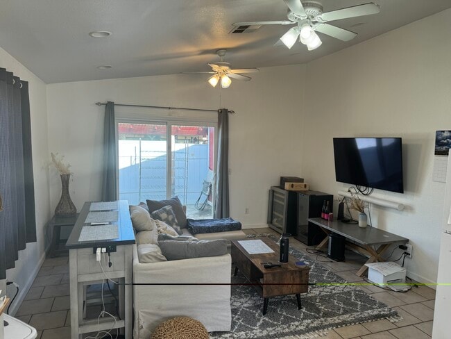 Building Photo - 4577 Glines Ave