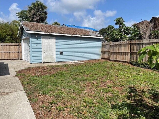 Building Photo - 146 Kingston Ave