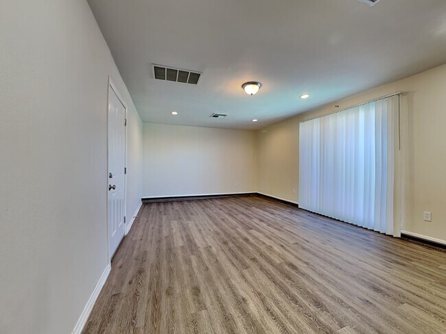 Building Photo - 2058 W Avenue J13
