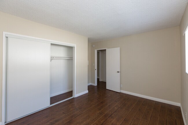 Foto del edificio - 16215 Vanowen St