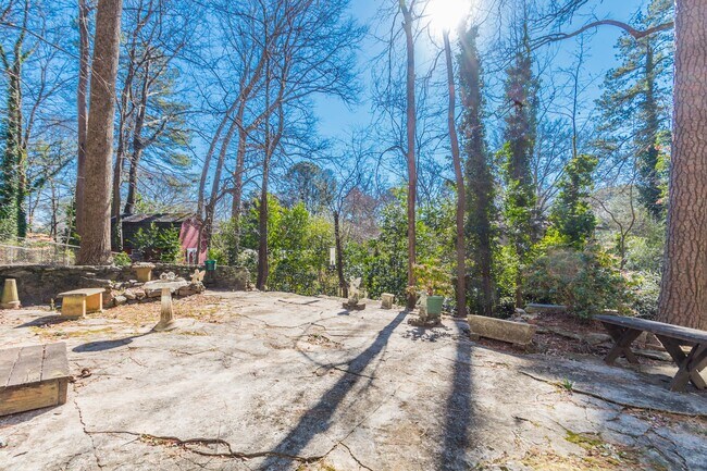 Building Photo - 3047 Dove Way