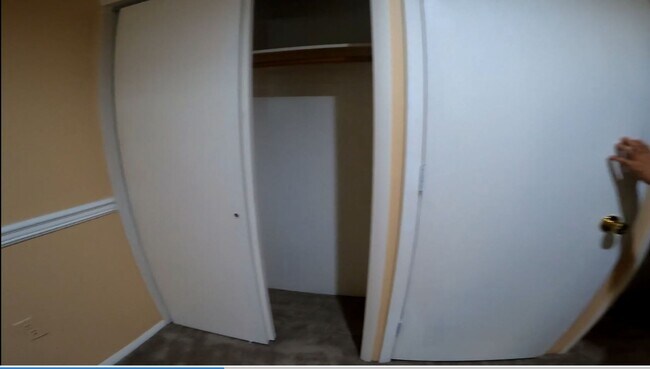 Building Photo - 368B Summerhill Rd