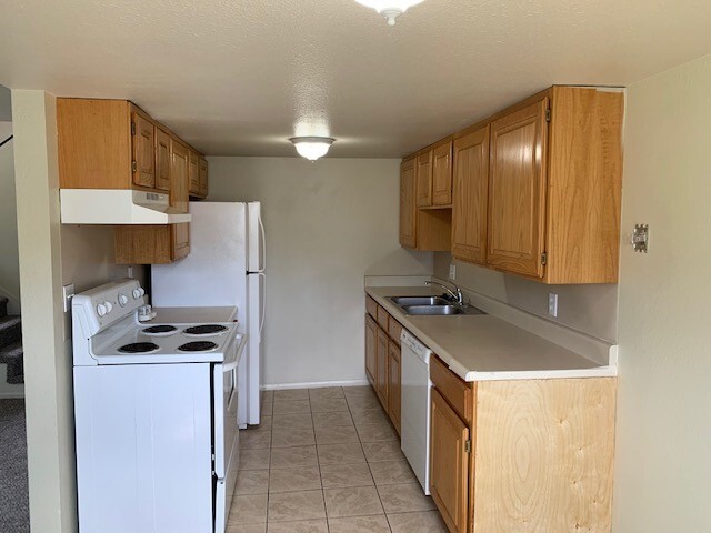 Kitchen - 80 N 400 E