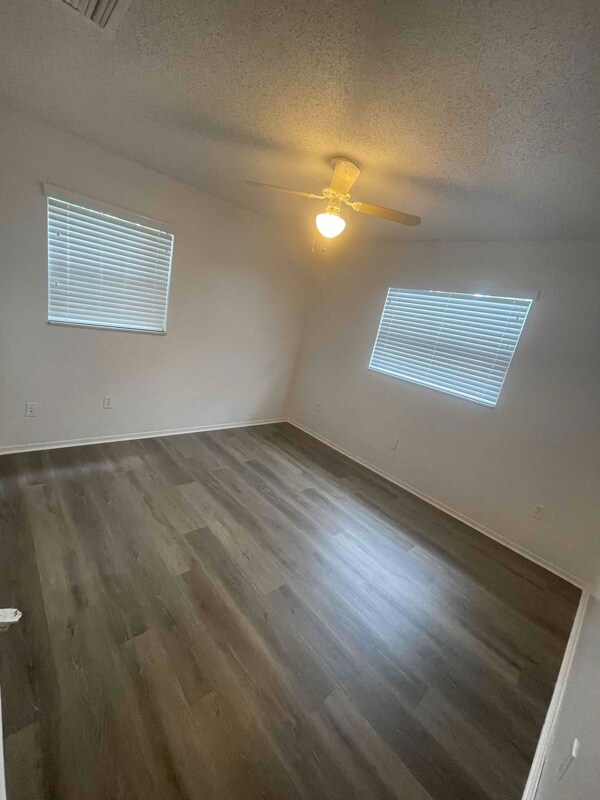 Building Photo - 3520 Milner Dr S