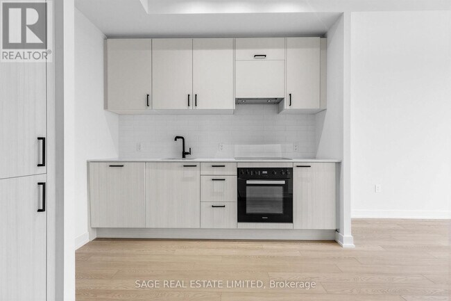 Building Photo - 1 Quarrington Ln
