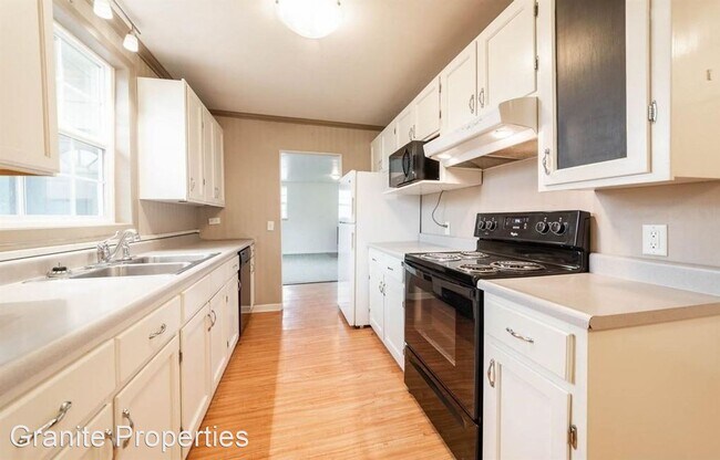 Building Photo - 3 br, 2 bath House - 722 Maxwell Rd.