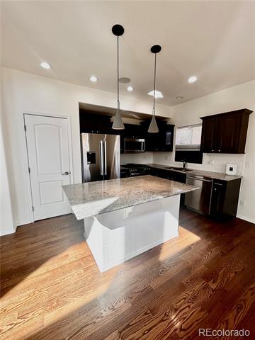 Foto del edificio - 961 Spectrum Lp