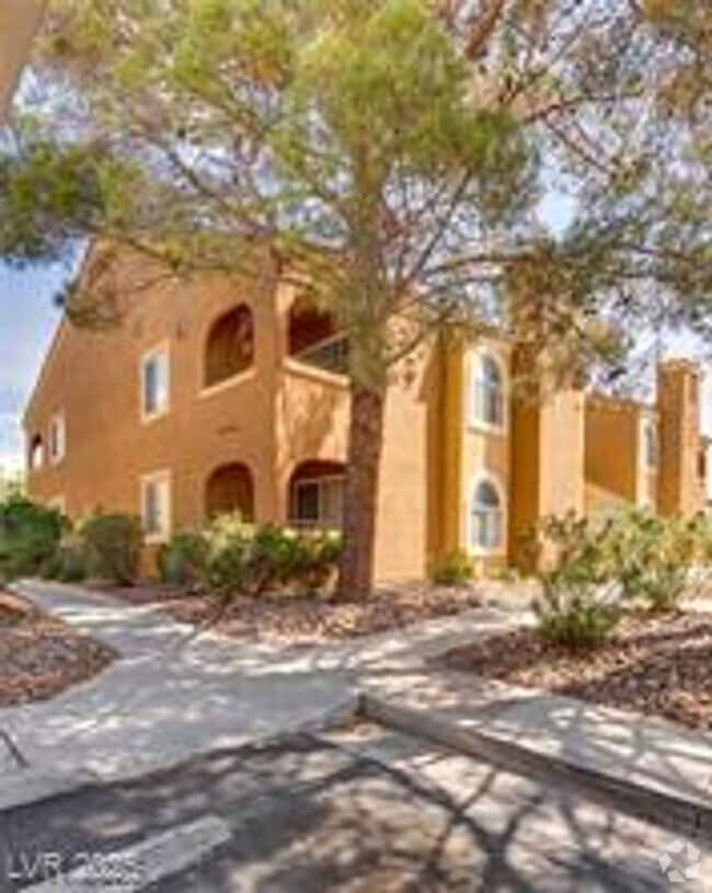 Building Photo - 7950 W Flamingo Rd