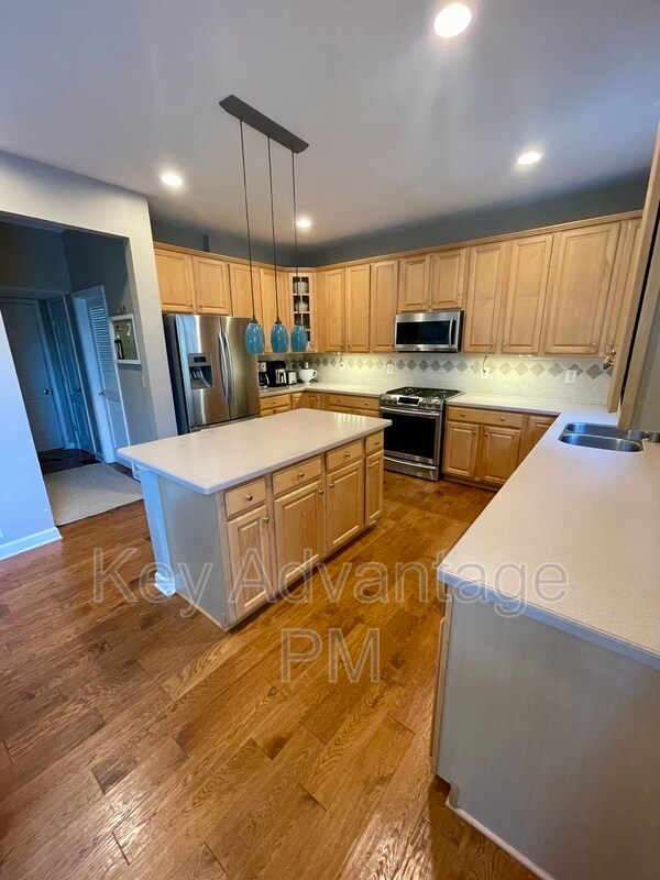 Building Photo - 4207 Talon Dr
