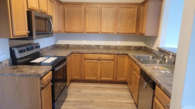 Photo - 105 Carolina Pointe Way House