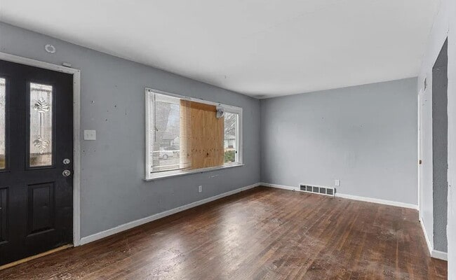 Building Photo - 5944 Laura Ave
