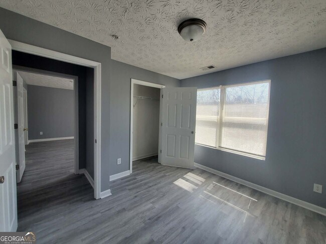 Foto del edificio - 17301 Waldrop Cove